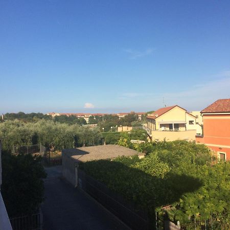 A Casa Di Nonna Luciana - Trilocale Con Giardino Leilighet Ceriale Eksteriør bilde
