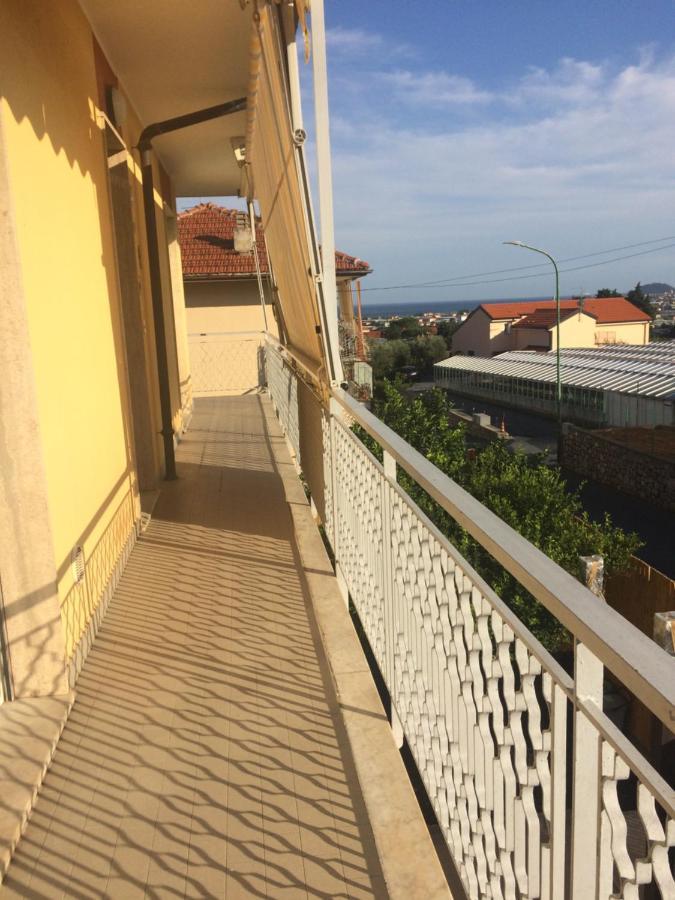 A Casa Di Nonna Luciana - Trilocale Con Giardino Leilighet Ceriale Eksteriør bilde